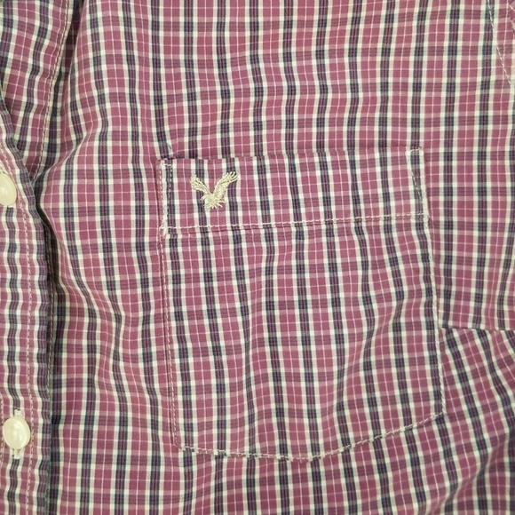 American Eagle Favorite Fitted Button-up Shirt - Picture 4 of 4